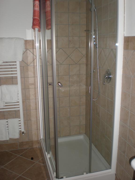 Orchidea Selvatica B&B Levice Bilik gambar